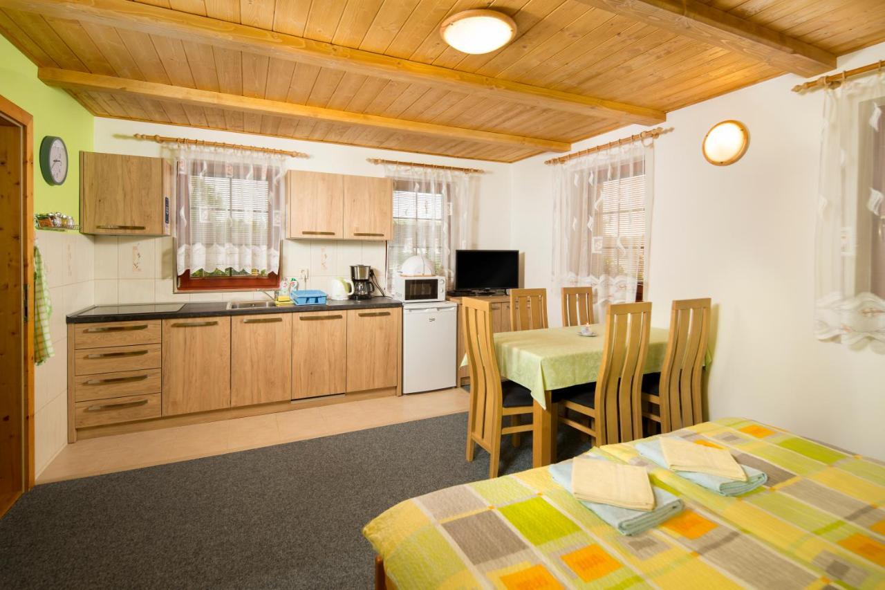 Ada Apartments Liptovský Trnovec Eksteriør billede